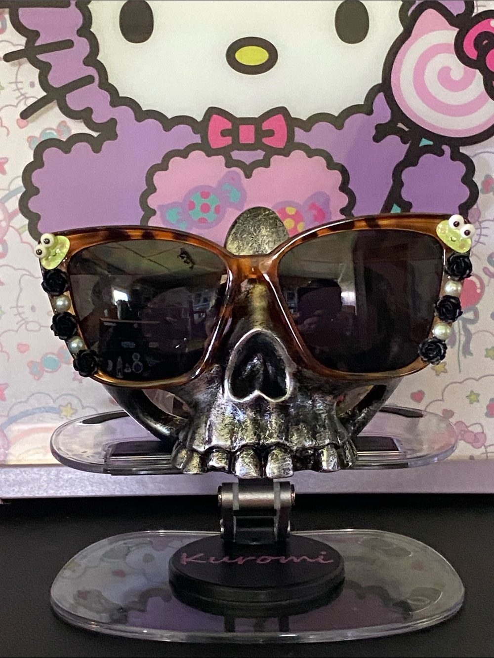 NWOT 🐸 Tortoiseshell Sunglasses with Character Accents 🤎🖤